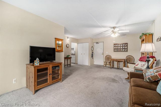 21800 Morley 116, Dearborn, MI 48124