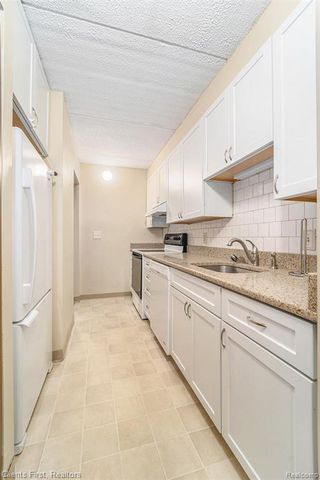 21800 Morley 116, Dearborn, MI 48124