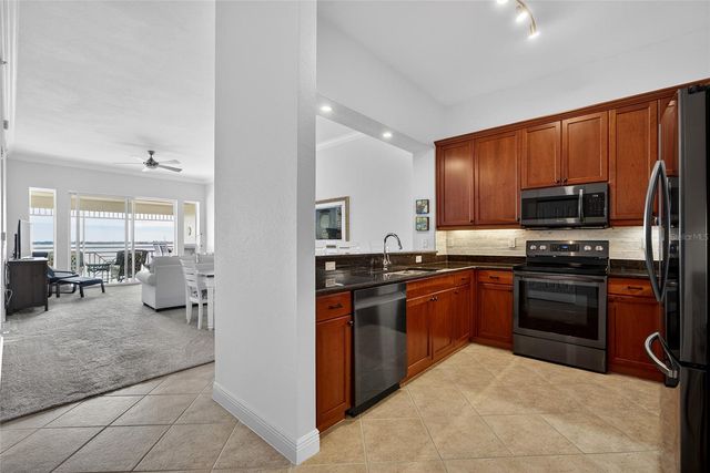 5116 MELBOURNE STREET B303, Punta Gorda, FL 33980