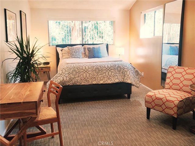 7703 Skyhill Drive, Hollywood Hills, CA 90068