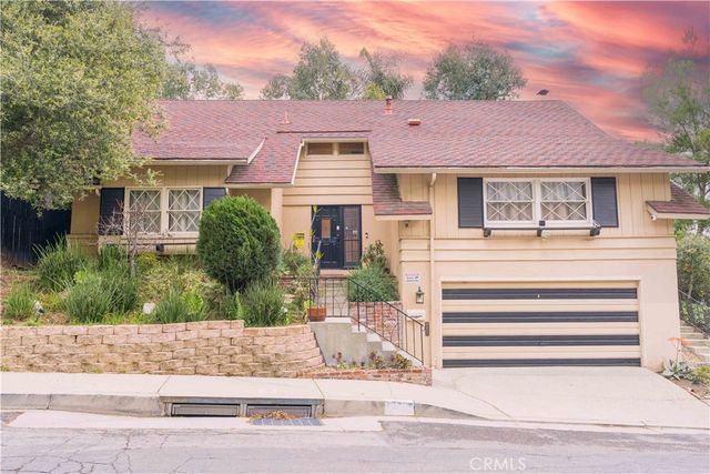 7703 Skyhill Drive, Hollywood Hills, CA 90068