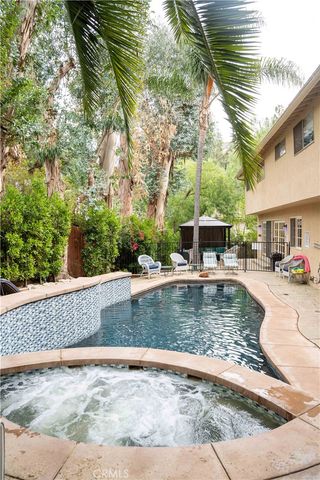 7703 Skyhill Drive, Hollywood Hills, CA 90068