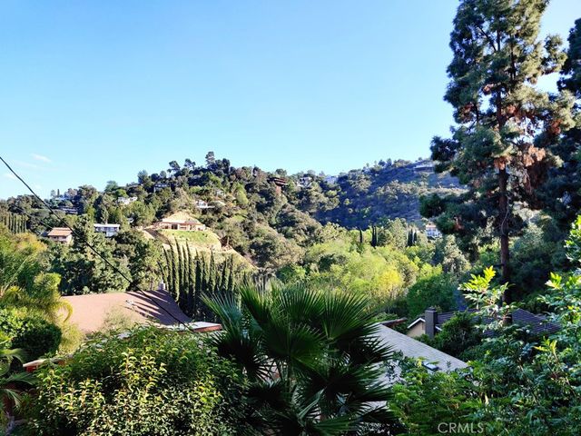 7703 Skyhill Drive, Hollywood Hills, CA 90068