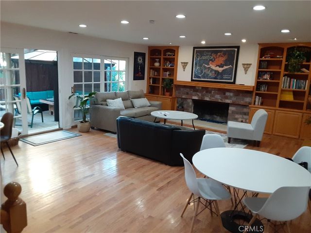 7703 Skyhill Drive, Hollywood Hills, CA 90068