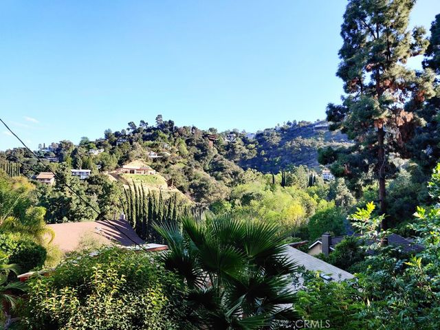 7703 Skyhill Drive, Hollywood Hills, CA 90068