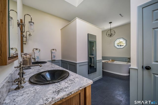 54 Bar Gate Trail, Killingworth, CT 06419