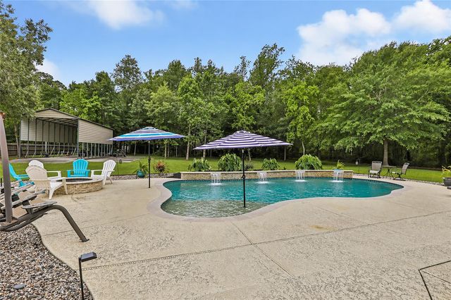 611 Saddle Creek Farms Drive, Crosby, TX 77532