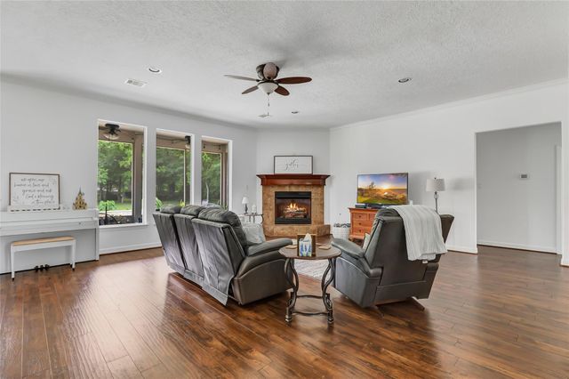 611 Saddle Creek Farms Drive, Crosby, TX 77532