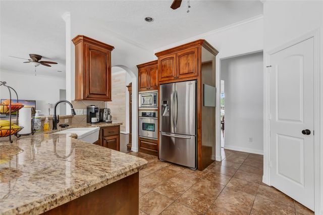 611 Saddle Creek Farms Drive, Crosby, TX 77532