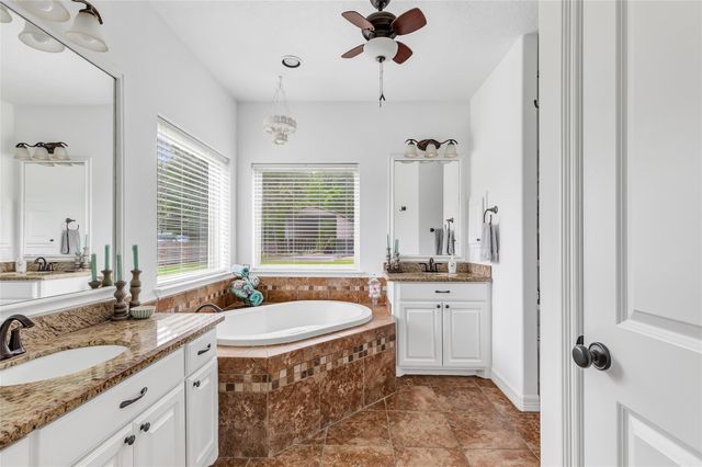 611 Saddle Creek Farms Drive, Crosby, TX 77532