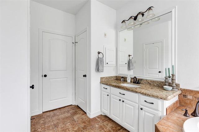 611 Saddle Creek Farms Drive, Crosby, TX 77532