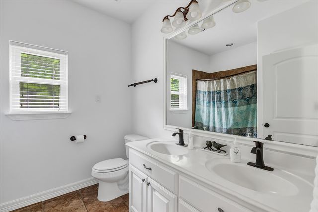 611 Saddle Creek Farms Drive, Crosby, TX 77532