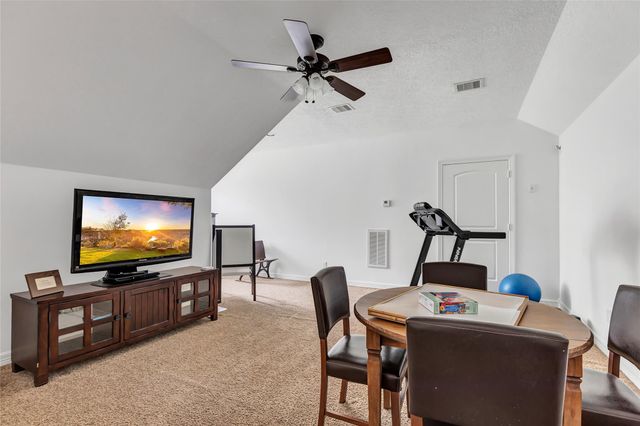 611 Saddle Creek Farms Drive, Crosby, TX 77532