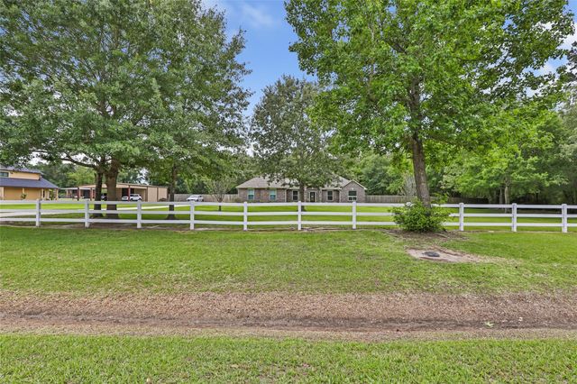 611 Saddle Creek Farms Drive, Crosby, TX 77532