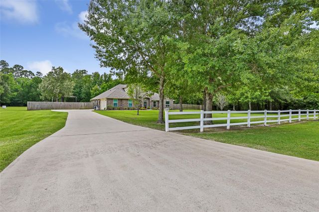 611 Saddle Creek Farms Drive, Crosby, TX 77532