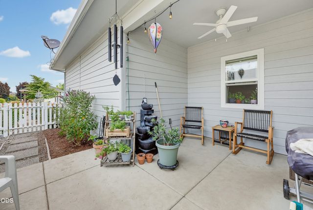 684 Golden Peak Drive, Central Point, OR 97502