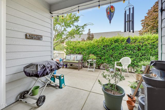 684 Golden Peak Drive, Central Point, OR 97502