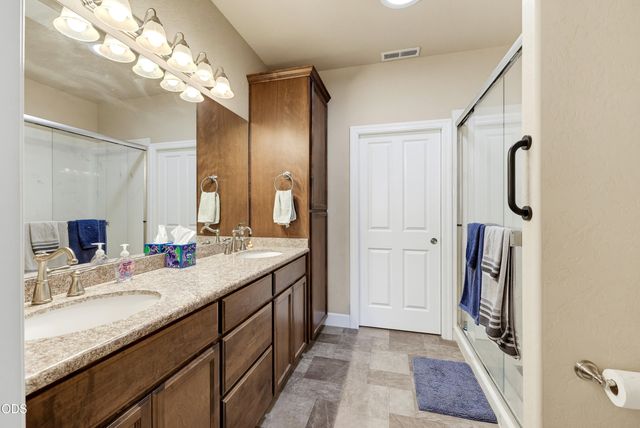 684 Golden Peak Drive, Central Point, OR 97502
