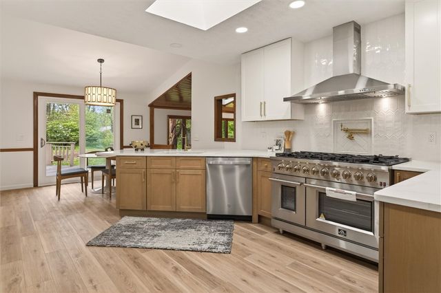 805 Coventry Dr, Webster, NY 14580