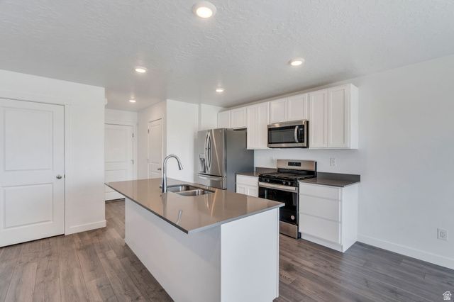 992 W BROADLEAF DR, Santaquin, UT 84655