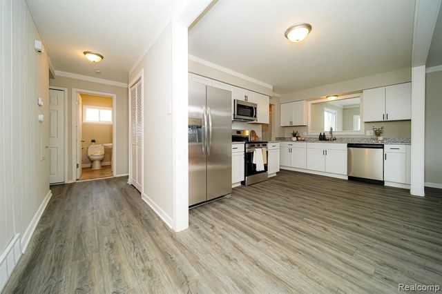 30644 Hayes Road, Roseville, MI 48066