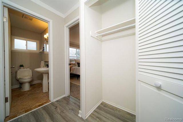 30644 Hayes Road, Roseville, MI 48066