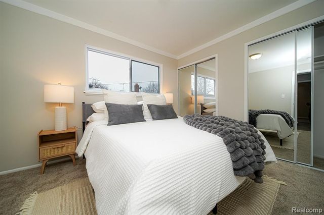 30644 Hayes Road, Roseville, MI 48066