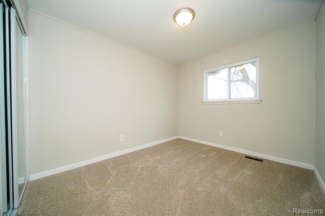 30644 Hayes Road, Roseville, MI 48066