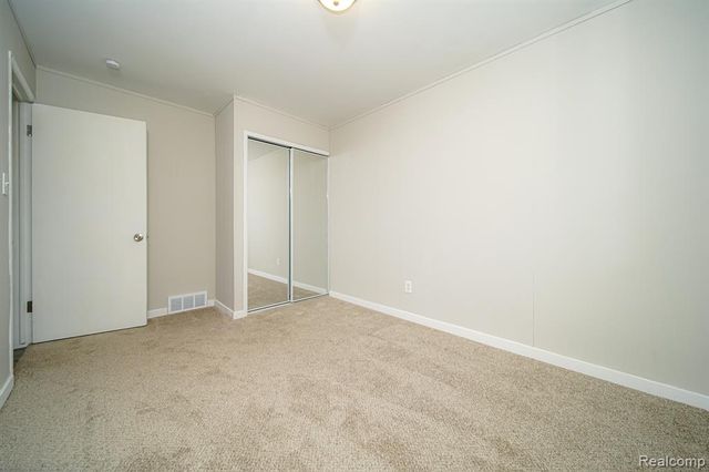 30644 Hayes Road, Roseville, MI 48066