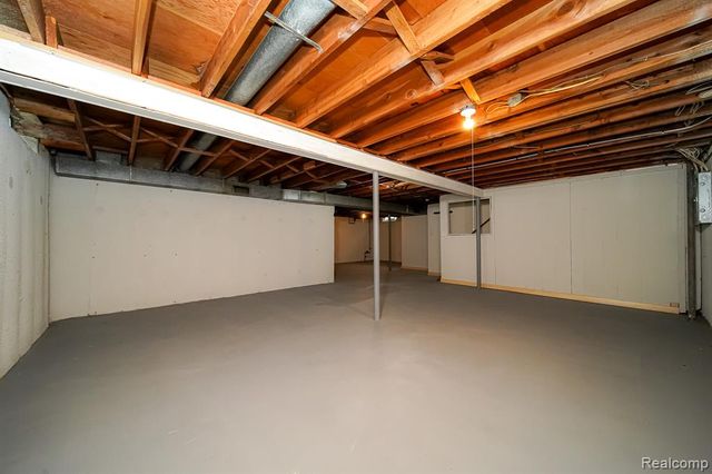 30644 Hayes Road, Roseville, MI 48066