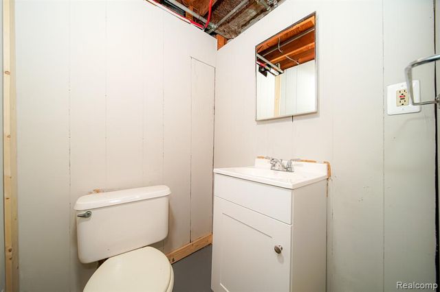 30644 Hayes Road, Roseville, MI 48066