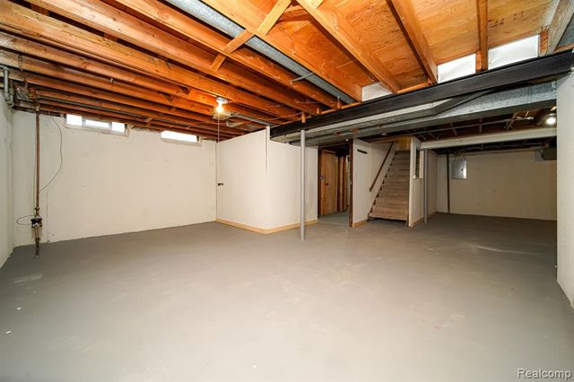 30644 Hayes Road, Roseville, MI 48066