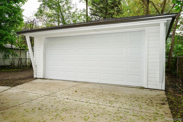 30644 Hayes Road, Roseville, MI 48066