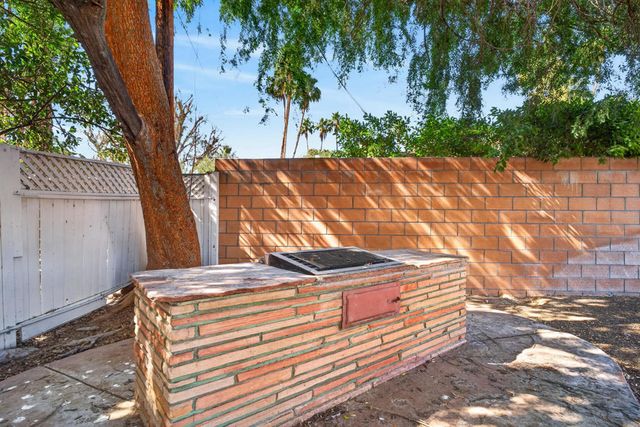 1450 E Mesquite Avenue, Palm Springs, CA 92264