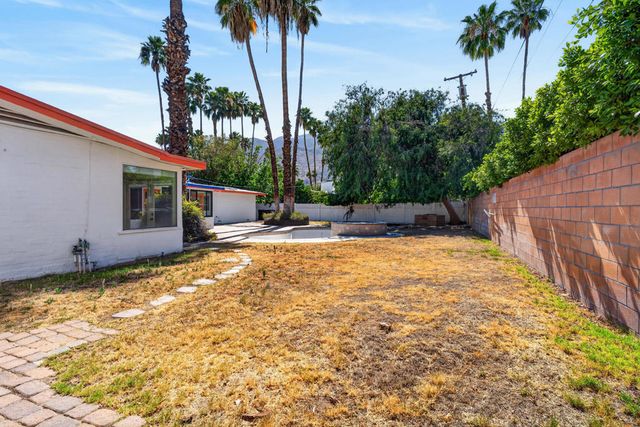 1450 E Mesquite Avenue, Palm Springs, CA 92264