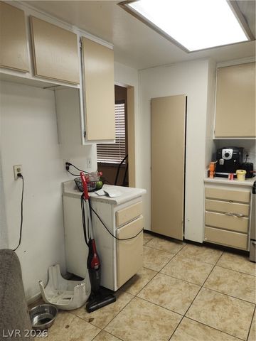 5166 West Desert Inn Road, Las Vegas, NV 89146