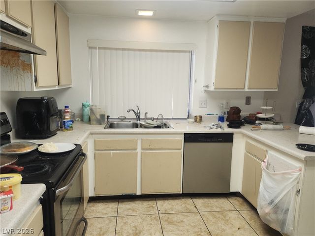 5166 West Desert Inn Road, Las Vegas, NV 89146