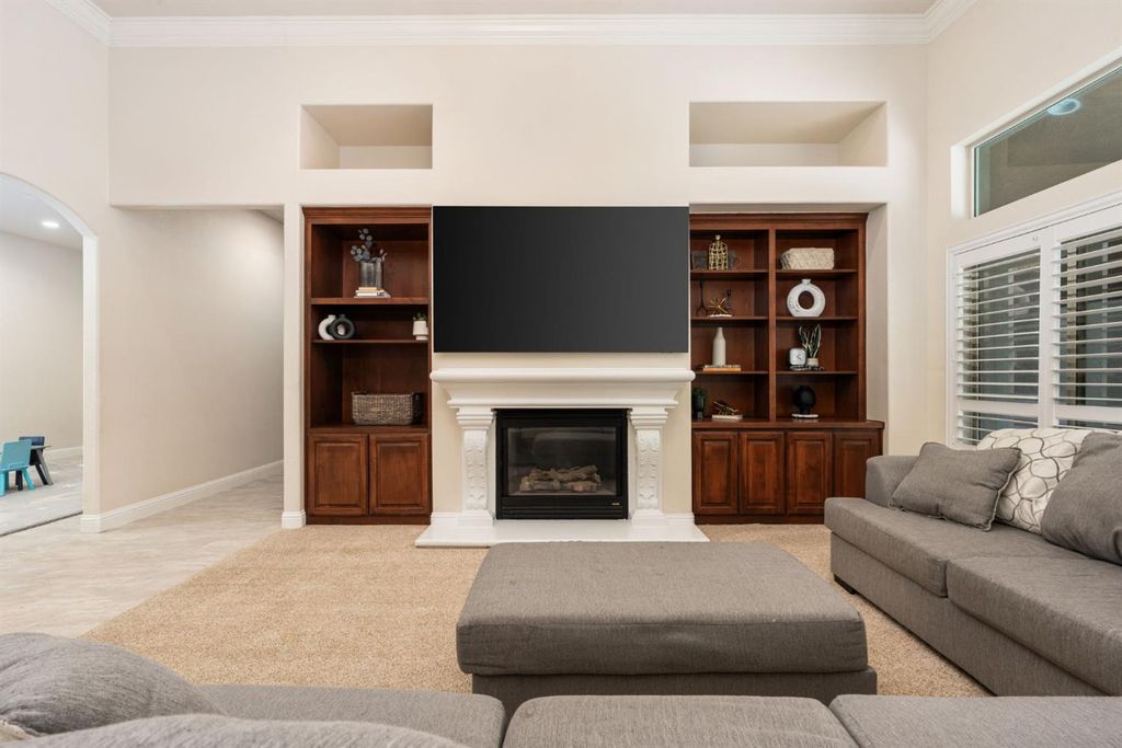 Image 12 of property listing at 321 N Preston Street, Visalia, CA 93291