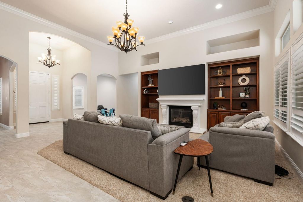 Image 13 of property listing at 321 N Preston Street, Visalia, CA 93291