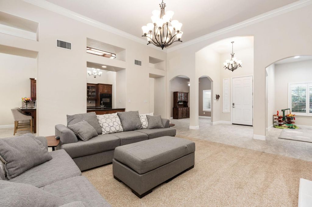 Image 14 of property listing at 321 N Preston Street, Visalia, CA 93291