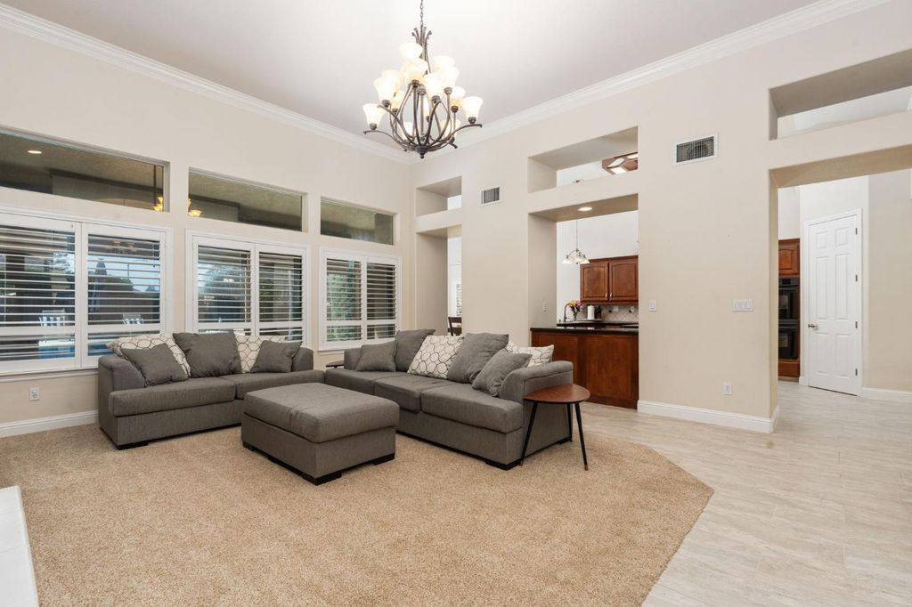 Image 15 of property listing at 321 N Preston Street, Visalia, CA 93291