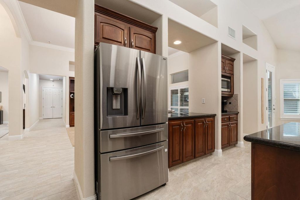 Image 24 of property listing at 321 N Preston Street, Visalia, CA 93291