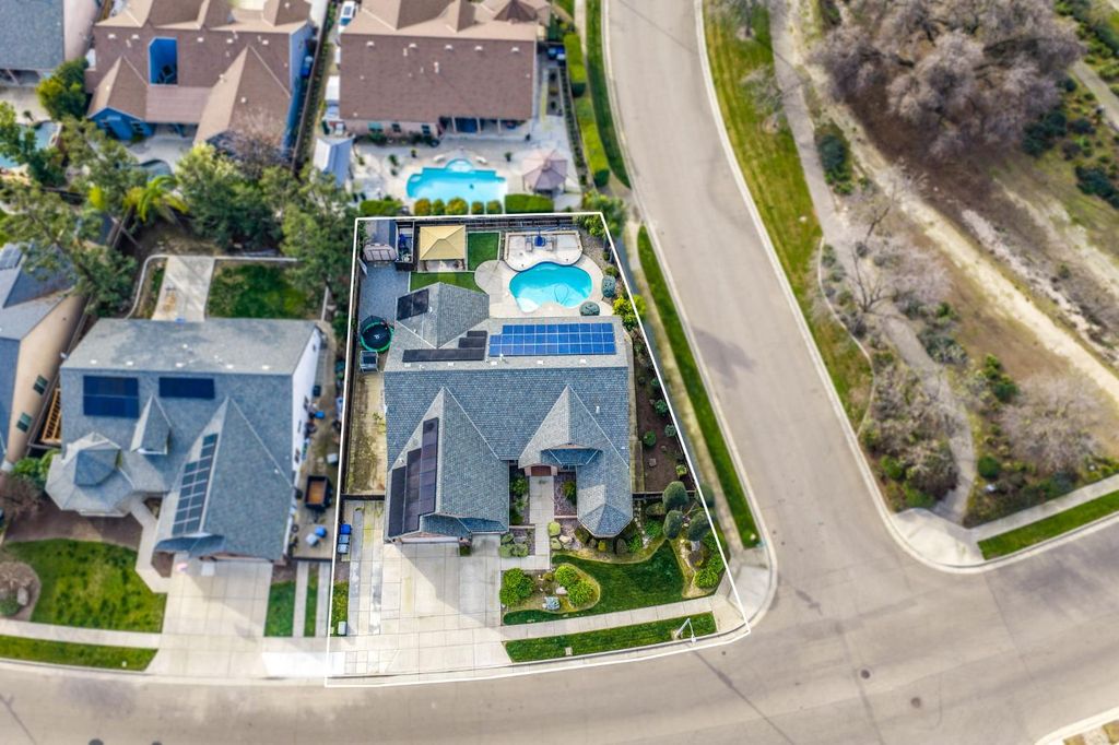 Image 51 of property listing at 321 N Preston Street, Visalia, CA 93291