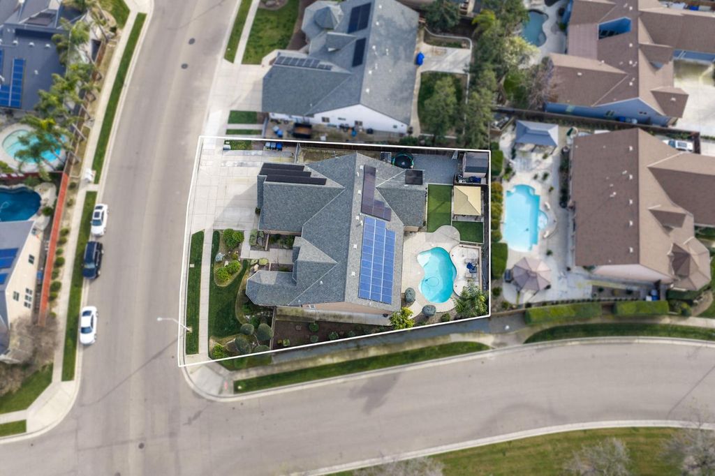 Image 55 of property listing at 321 N Preston Street, Visalia, CA 93291