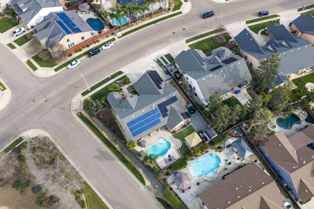 Image 58 of property listing at 321 N Preston Street, Visalia, CA 93291