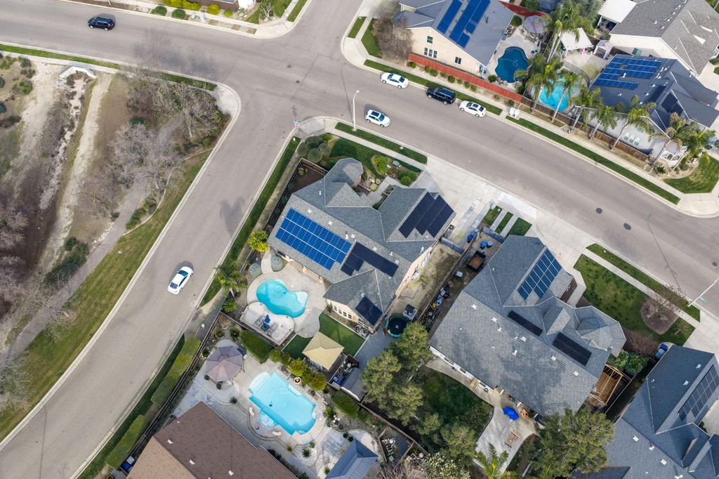 Image 62 of property listing at 321 N Preston Street, Visalia, CA 93291