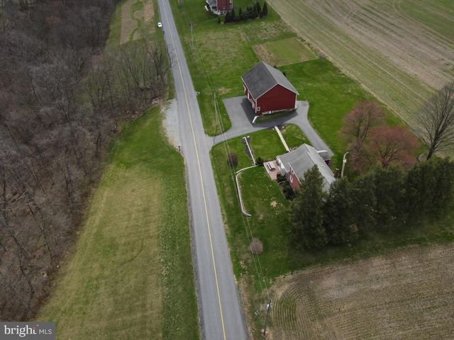 2575 VALLEY RD, Manheim, PA 17545
