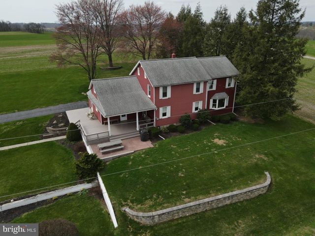 2575 VALLEY RD, Manheim, PA 17545