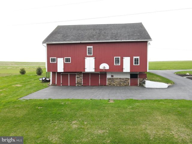 2575 VALLEY RD, Manheim, PA 17545