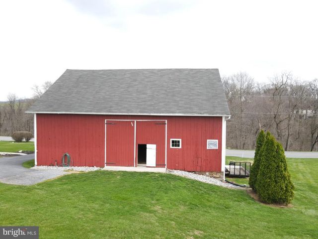 2575 VALLEY RD, Manheim, PA 17545
